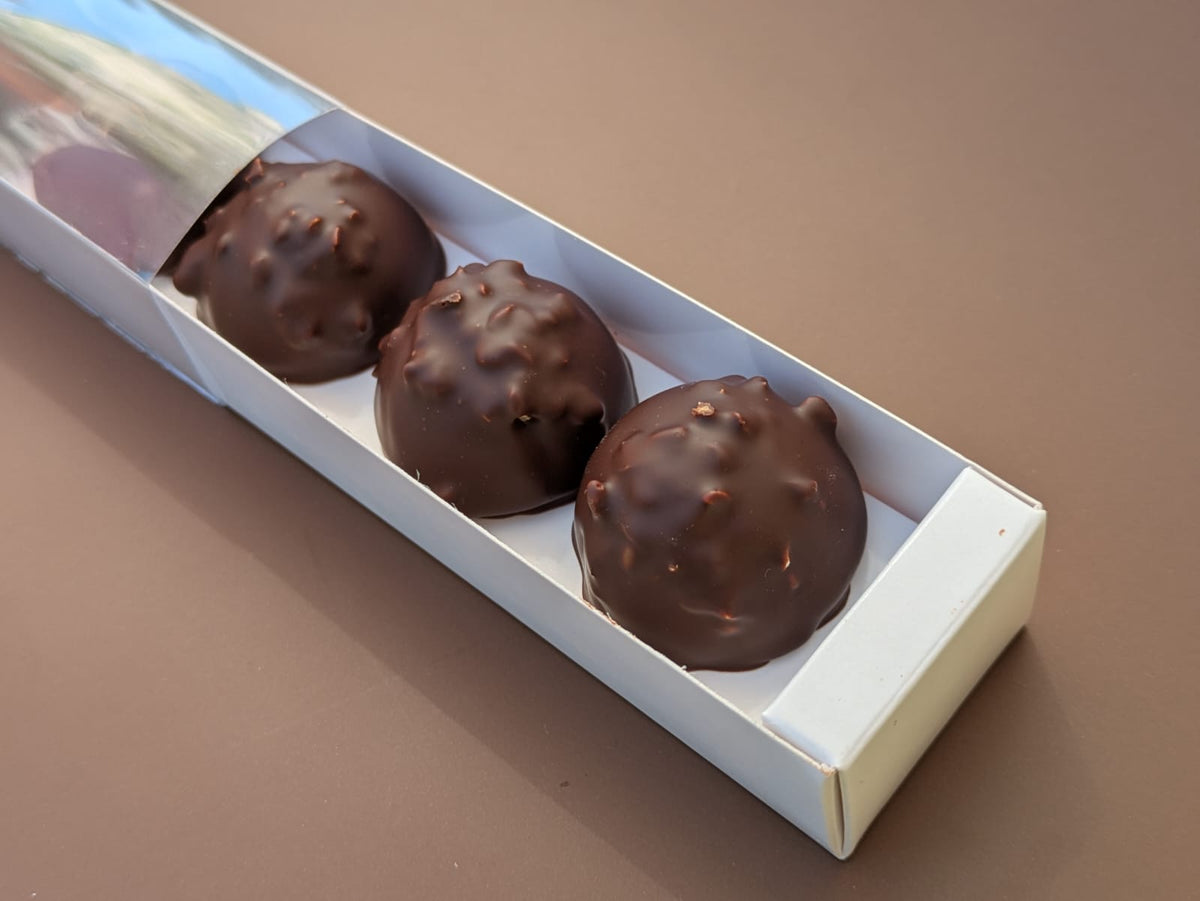 5 rochers gourmands gianduja et praliné noisette, enrobage lait 40% et noir 70%