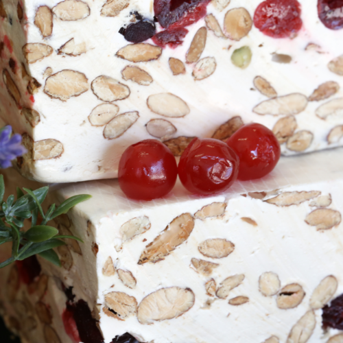Nougat blanc tendre aux cerises confites miel de lavande et amandes de Provence